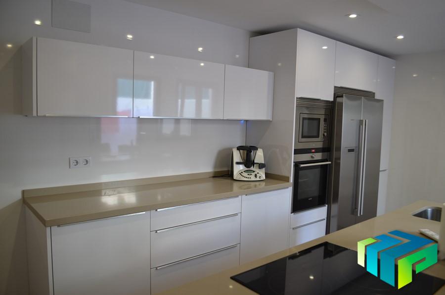 Cocina-blanco-brillo-tecnolux-3